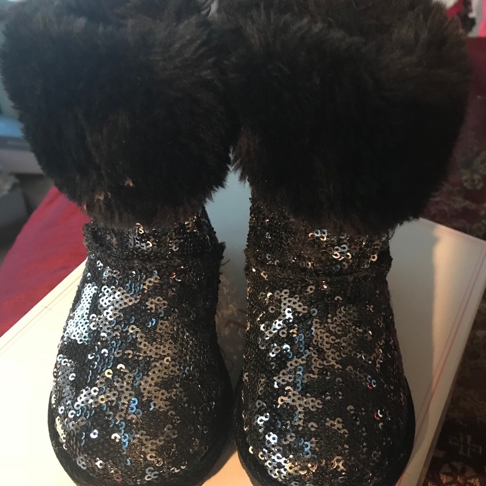 MAGGIE & ZOE Faux Fur Sequence Boots